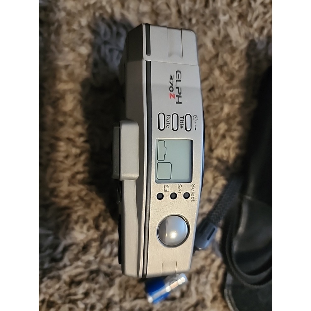 Canon ELPH 370Z 35mm Point & Shoot Film Camera | Case | EUC - Picture 2 of 8